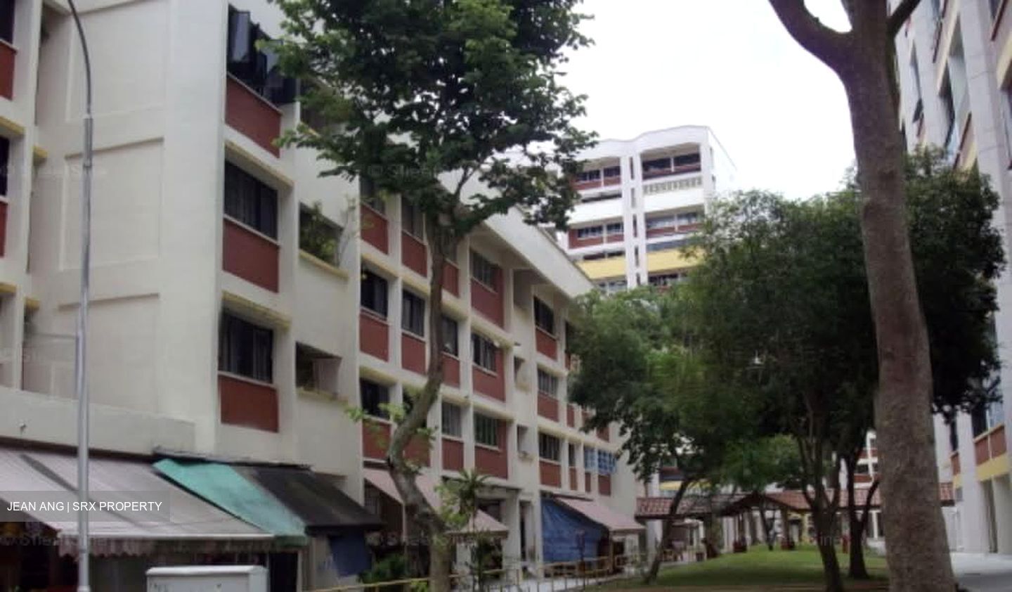 Jurong East Avenue 1 (D22), Shop House #581729961
